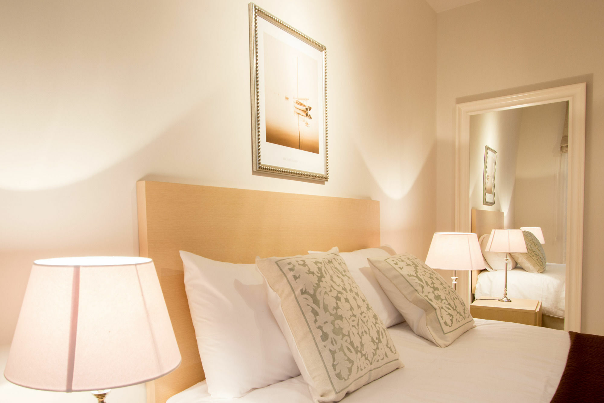 Sweet Inn Apartments - Madou บรัสเซลส์ ภายนอก รูปภาพ